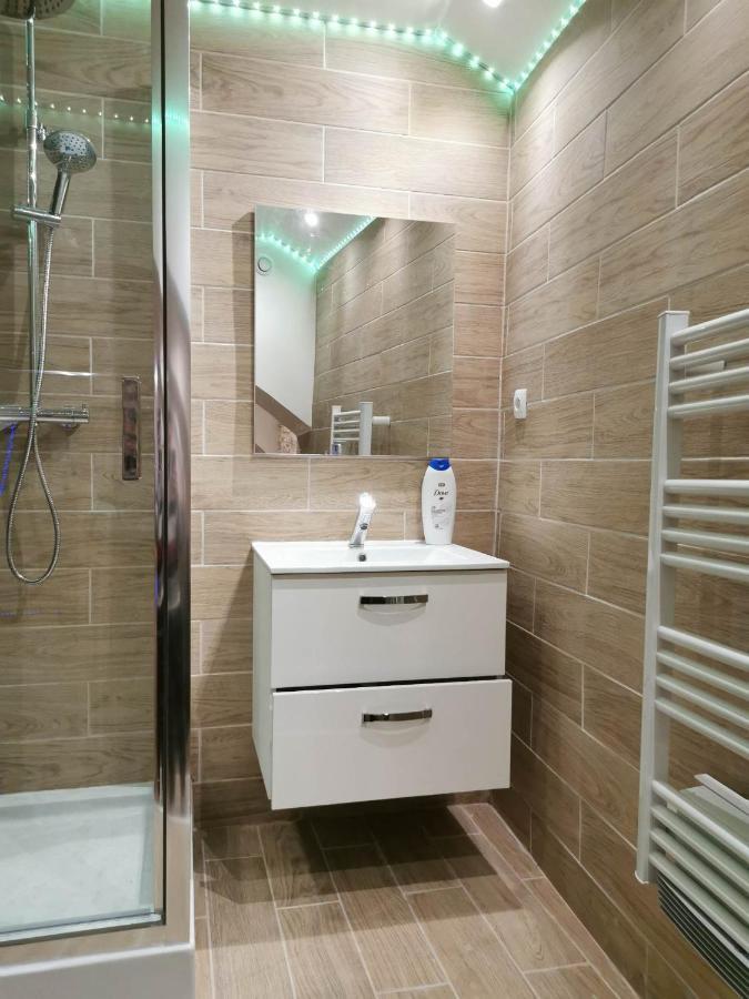 Le Spa De La Cathedrale - Jacuzzi - Sauna - Champagne - Netflix - Wifi トロワ エクステリア 写真