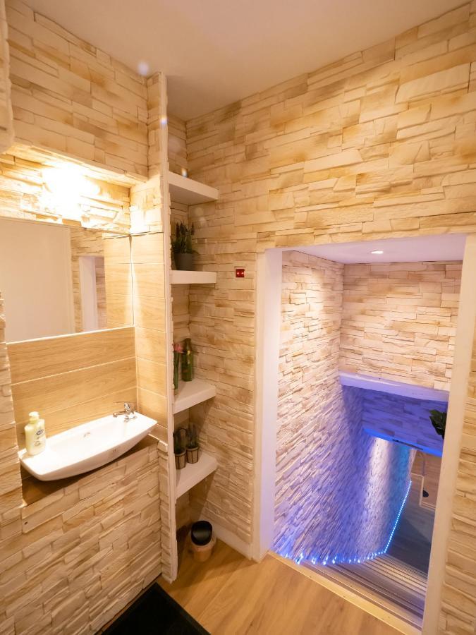Le Spa De La Cathedrale - Jacuzzi - Sauna - Champagne - Netflix - Wifi トロワ エクステリア 写真
