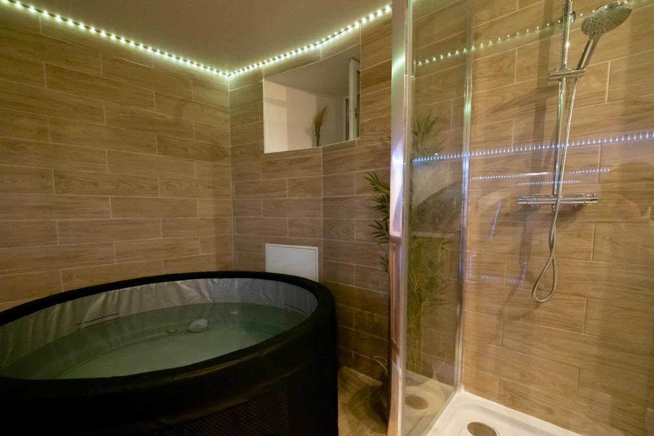 Le Spa De La Cathedrale - Jacuzzi - Sauna - Champagne - Netflix - Wifi トロワ エクステリア 写真