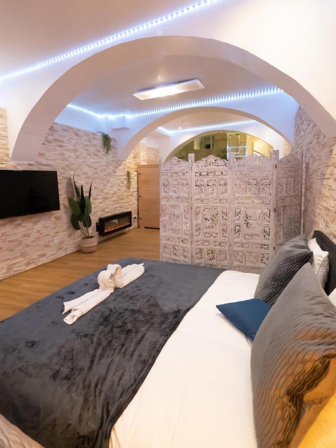 Le Spa De La Cathedrale - Jacuzzi - Sauna - Champagne - Netflix - Wifi トロワ エクステリア 写真